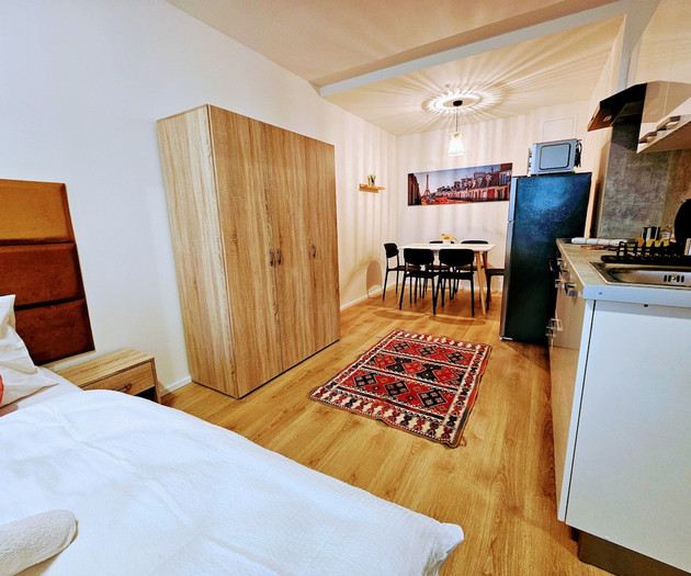 Luxe 2BDR for 1-8 guests | Own Garden, Parking Gym