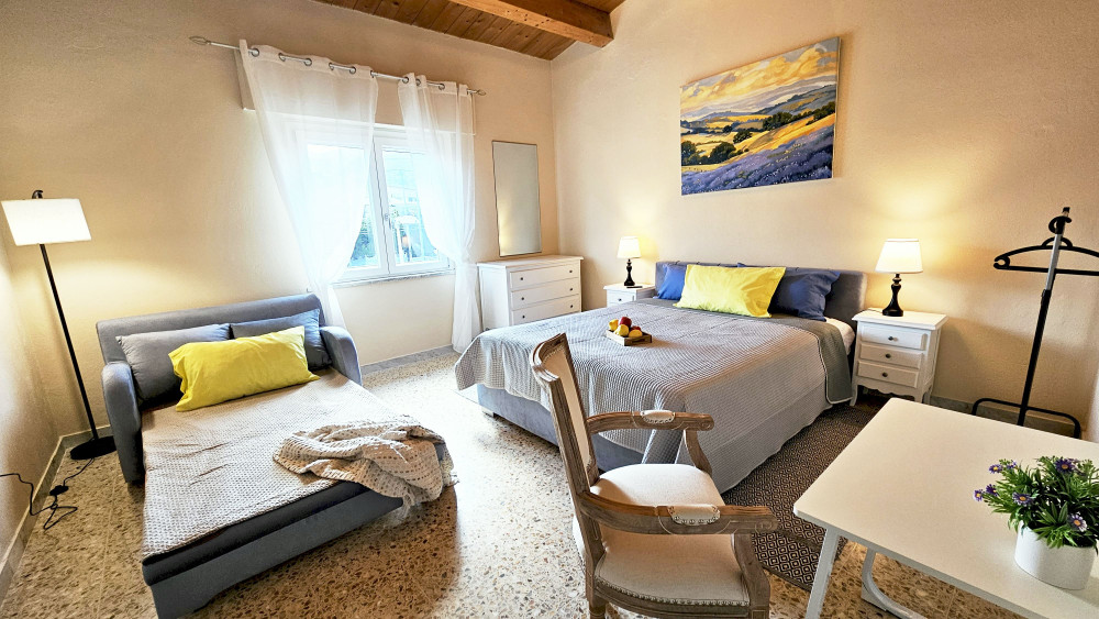 A house right on the beach, on the seafront. preview