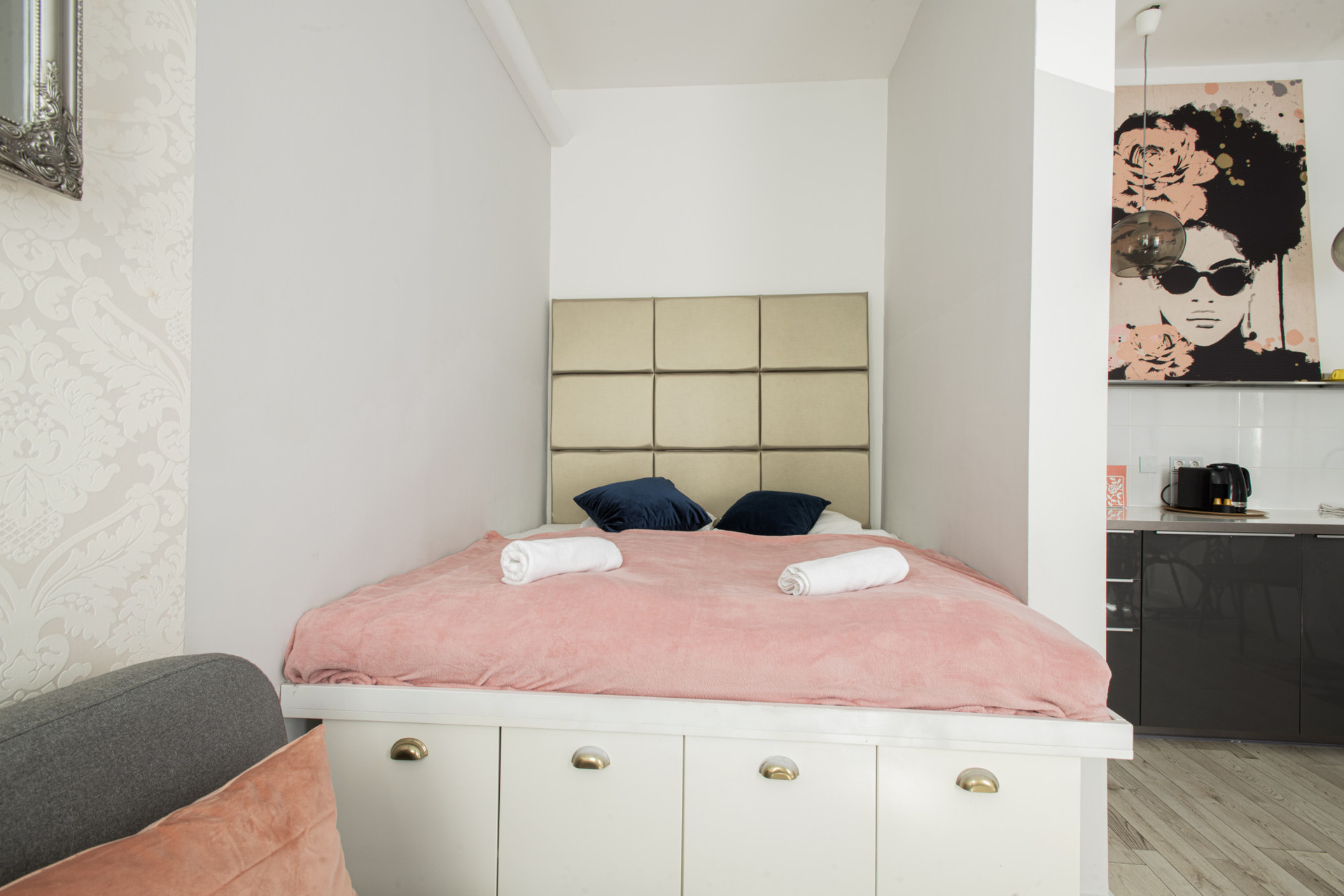 Cozy king size bed (180*200)