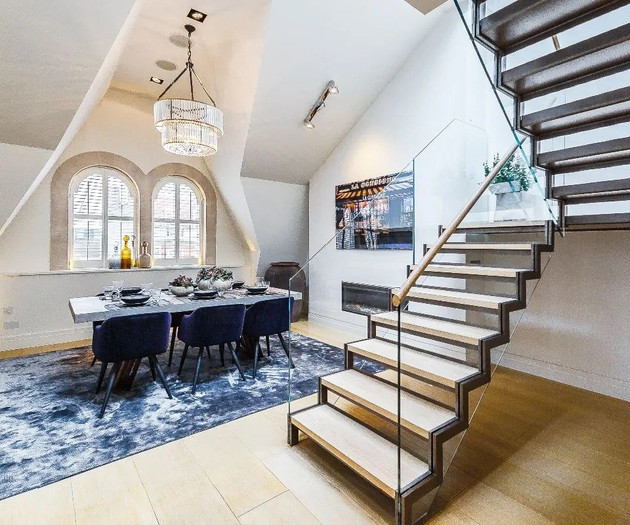Penthouse with Premium Furnishing in Hamburg
