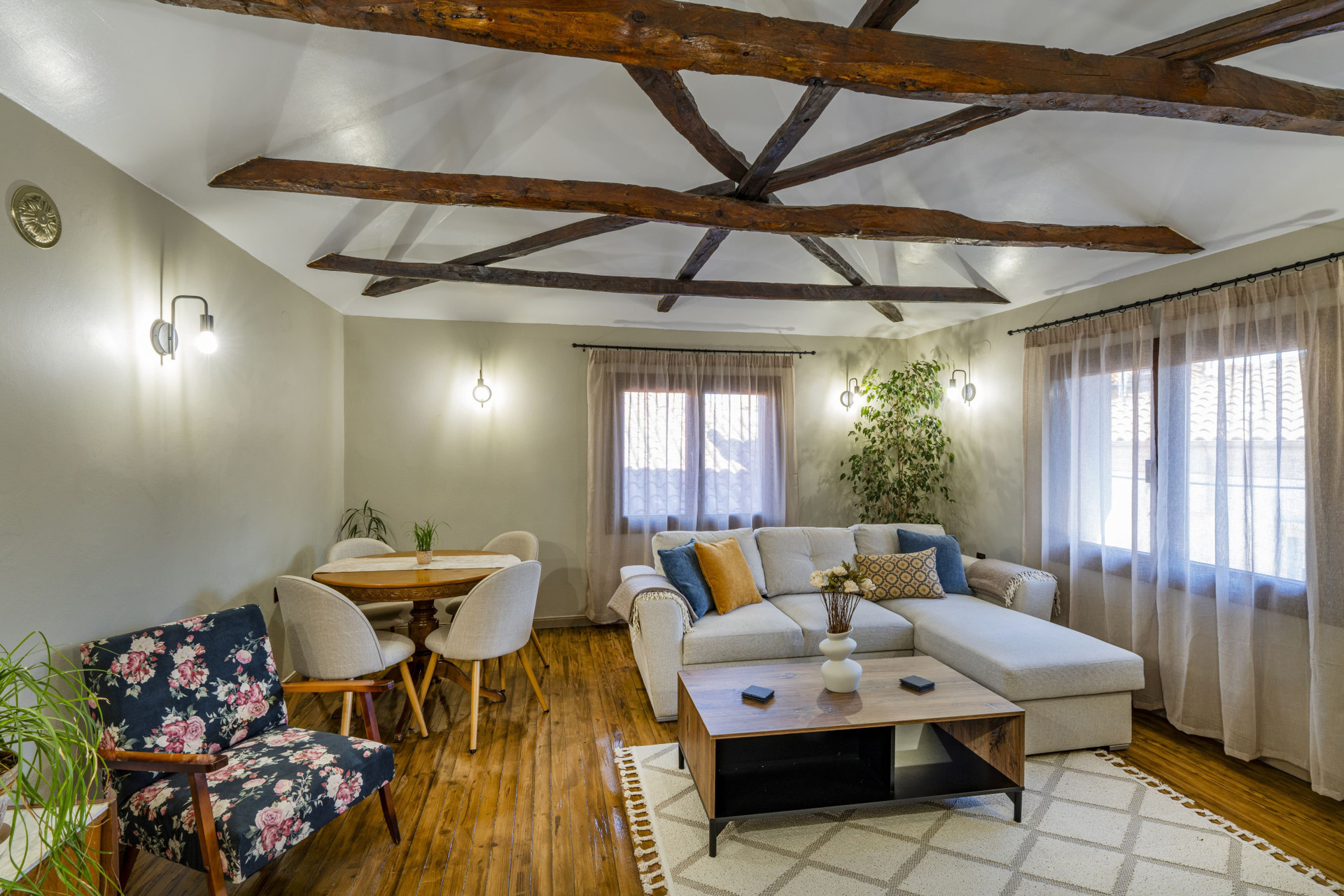 Living dining room exposed beam ceiling