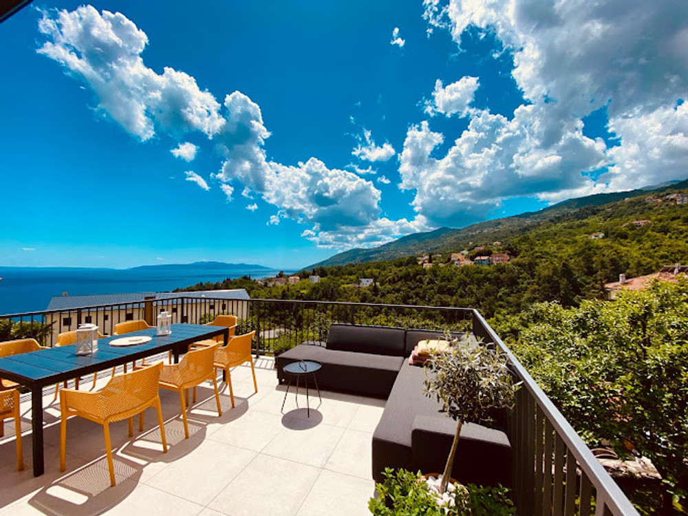 Big Apartment with Terrace and Sea View preview