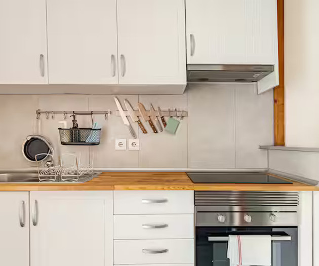 Bright 2-Bedroom Apartment with Terrace near Rato