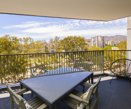 Cubo's Urban Sky Malaga Apartment West View 5