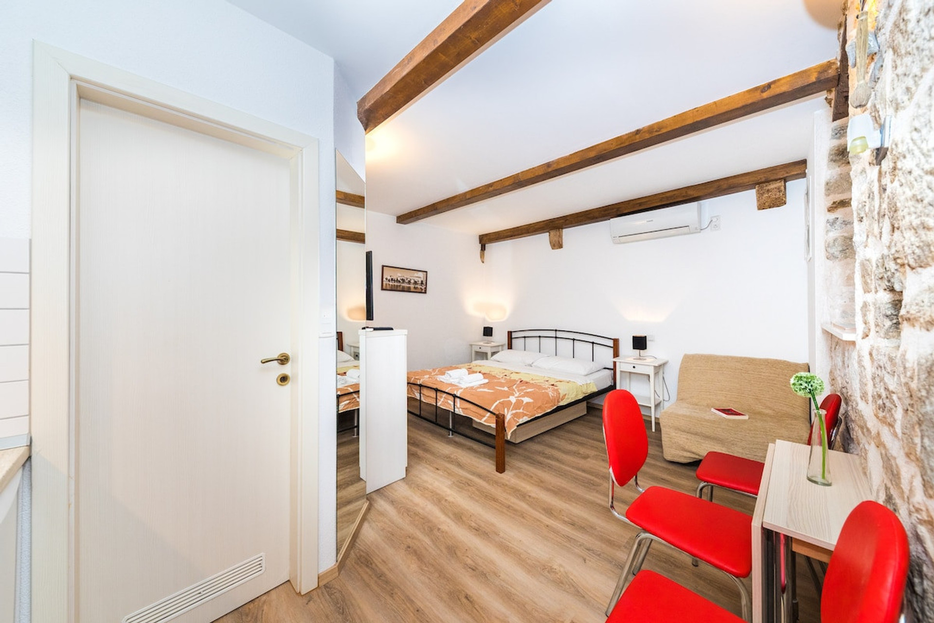 Studio apartment First Vestibul.