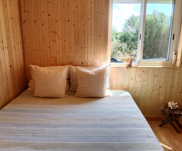 Private 2-Bedroom House Near Malhão Beach