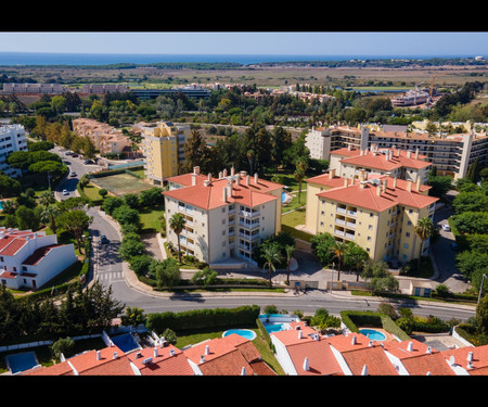 Vilamoura Sunny 2BDR Apartment by LovelyStay