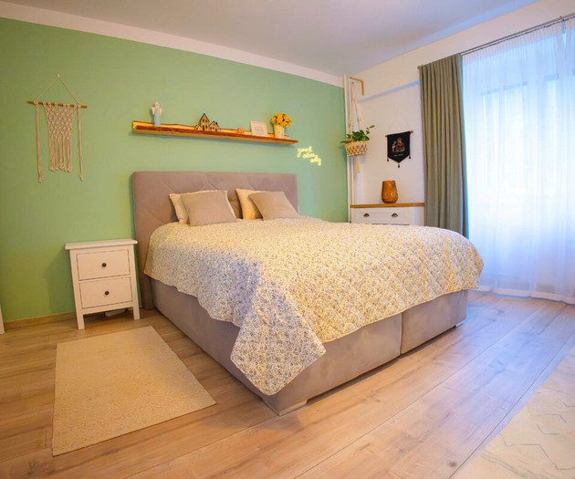 Cozy Little Apartment in Old Tw