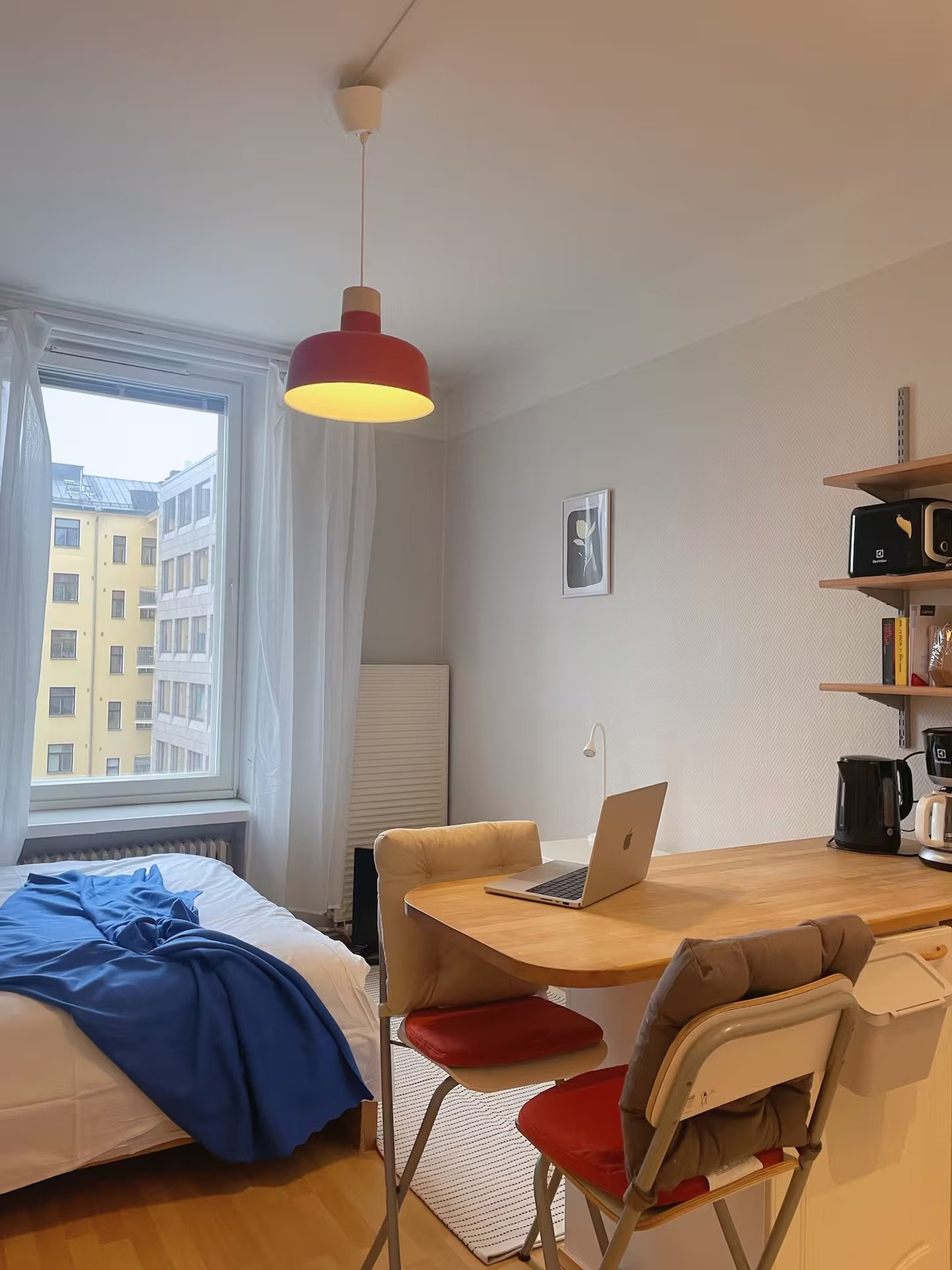 Studio room with dining table