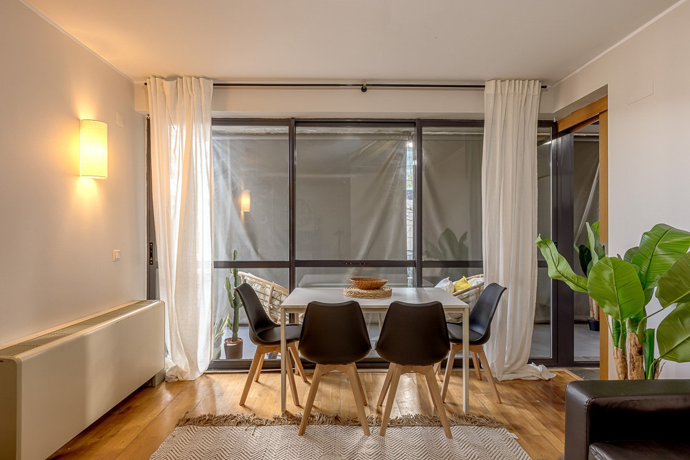 Noir oriente 1BR apartment preview