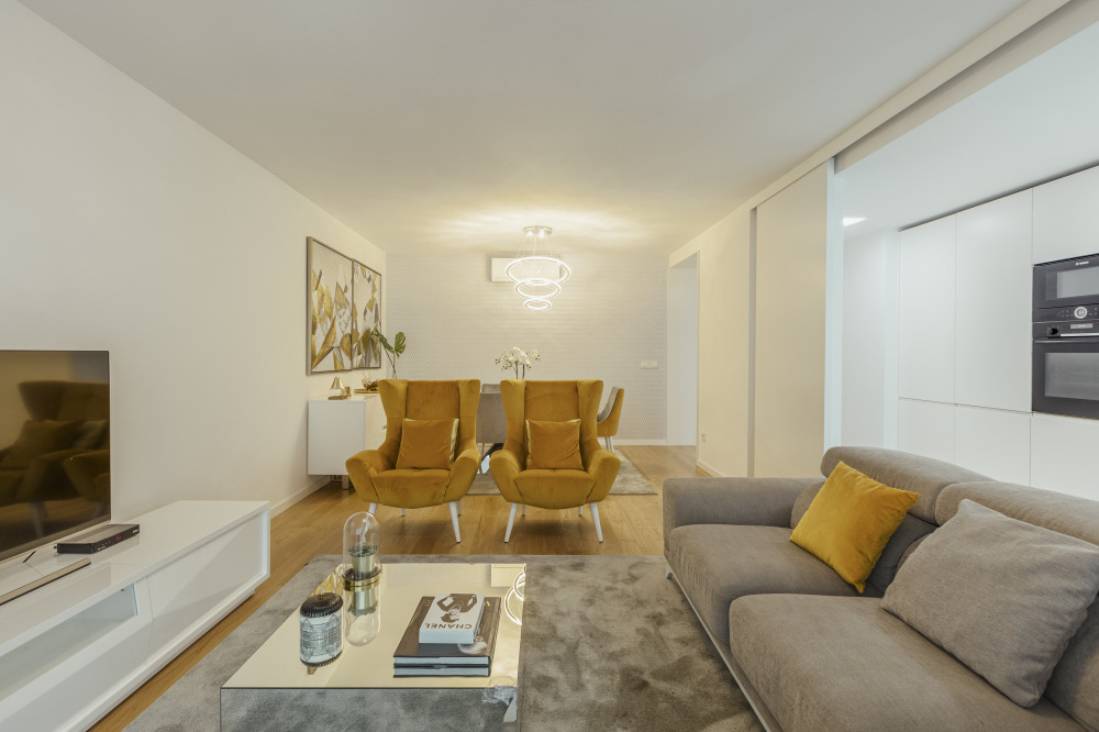 3BR luxury w/pool in Benfica preview