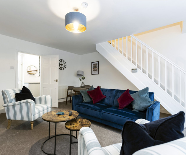 The Cosy Pavilion: Stylish 2BR Free Street Parking