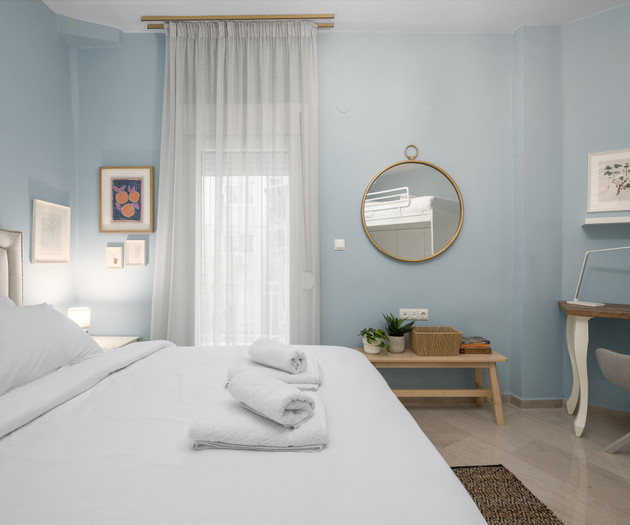 AnT-one Designer Neo-Classical Central Apartment