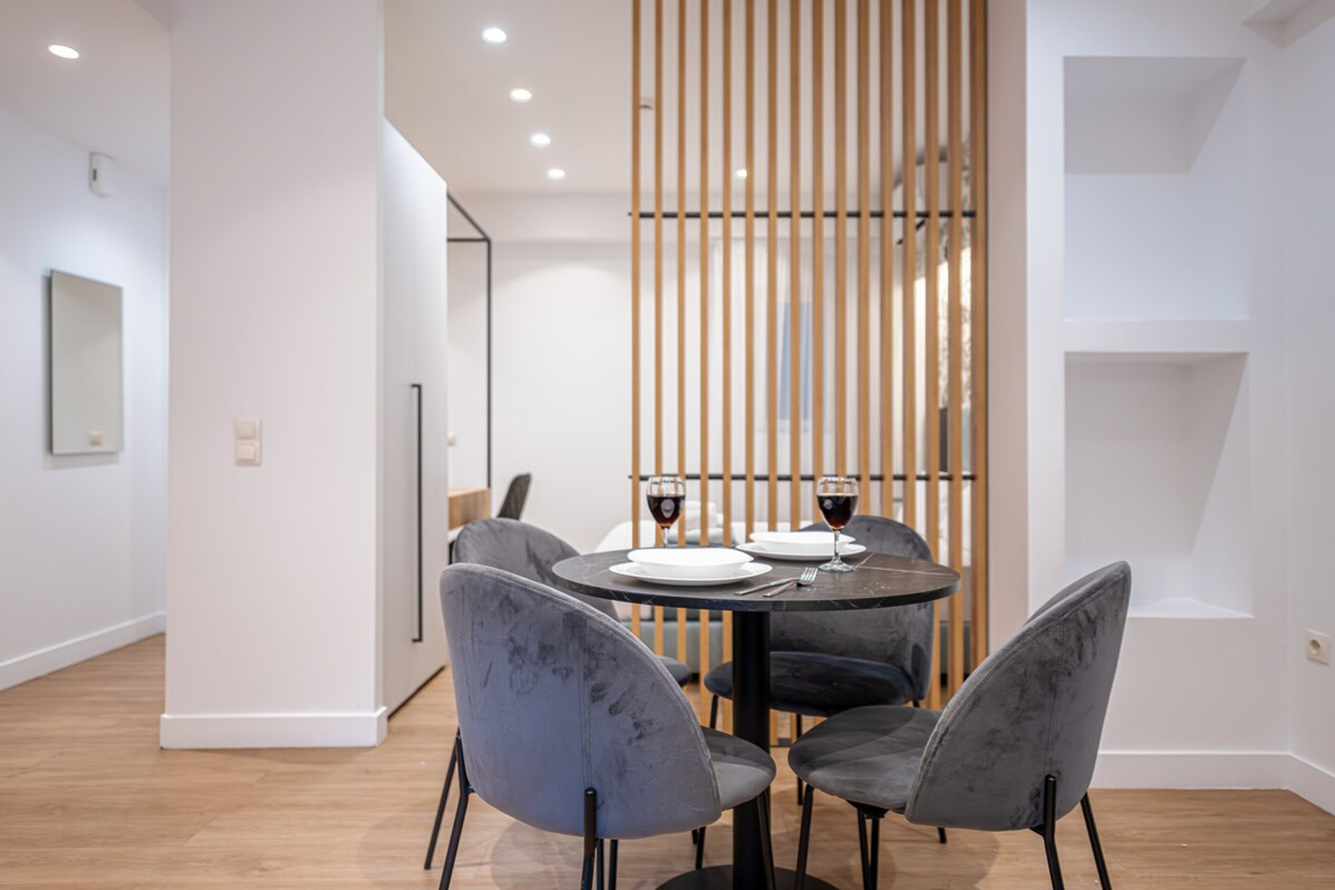 Dining area image 2