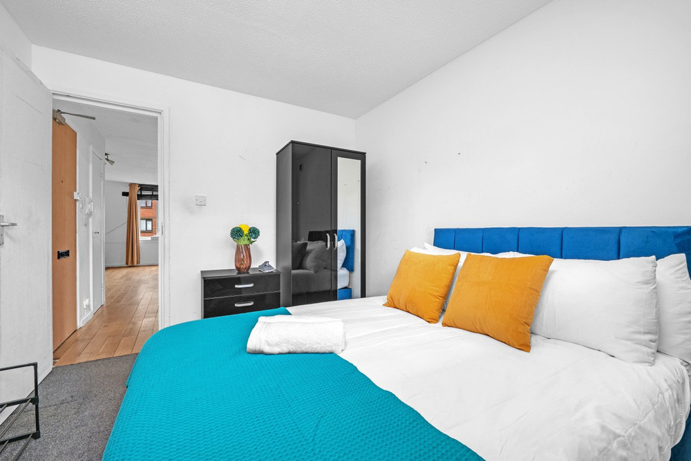 Cozy 1-Bed Flat in Croydon Sleeps 4 - Free Parking preview
