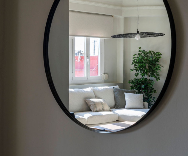 Big apartment with terras, Calle del Hospital 1.28