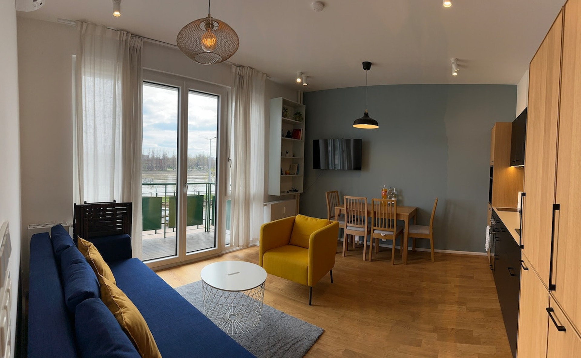 Living room image 1