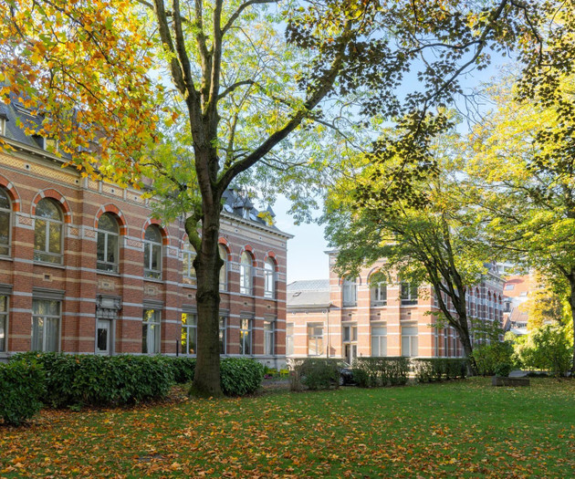 180m2 loft Brussels-Centre with private park