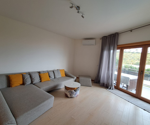 Ocean View T2 with Pool, Garage & Workspace