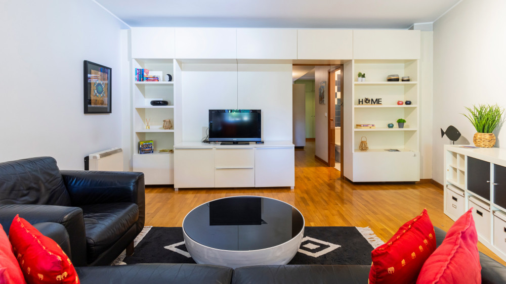 Charming Downtown Apartment by Unique Hosts