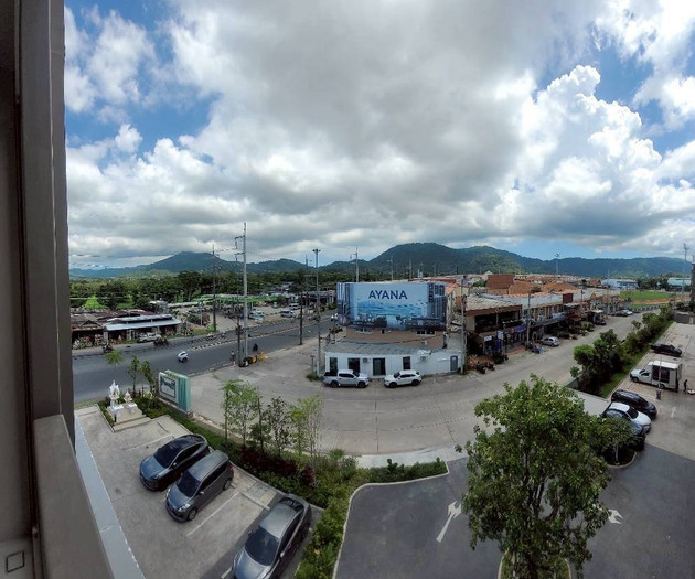 Modern Brand New 2 Bedrooms Condo at quiet corner