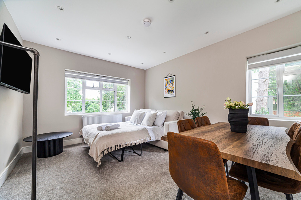 Trendy 2BR 1Bath Flat, 15 Min to Wembley, Sleeps 6 preview