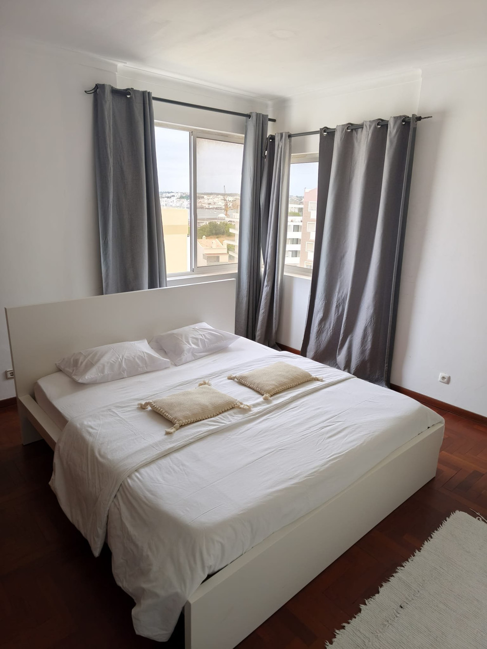 Cozy 1-Bedroom Apartment by Portimão's Riverfront preview