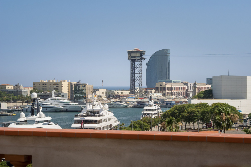 Great 3 bedroom apartment in the Port Vell