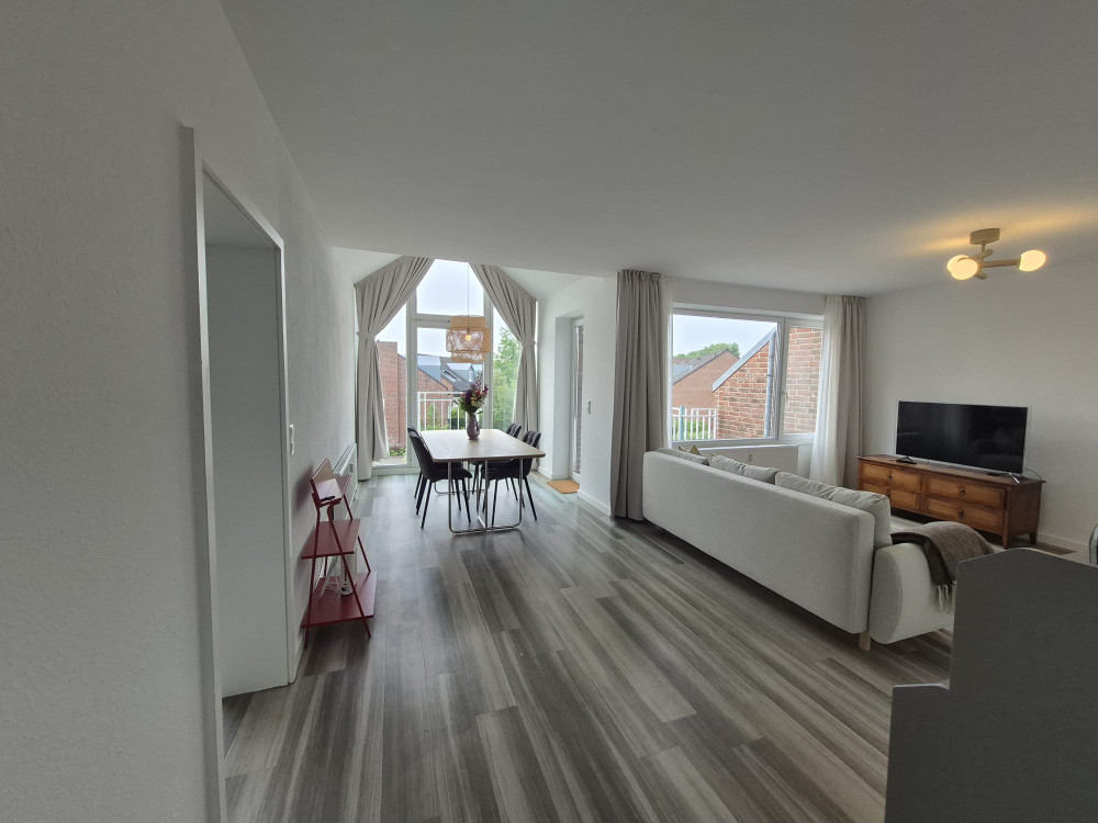 Beautiful, charming 2-room apartment right near th preview