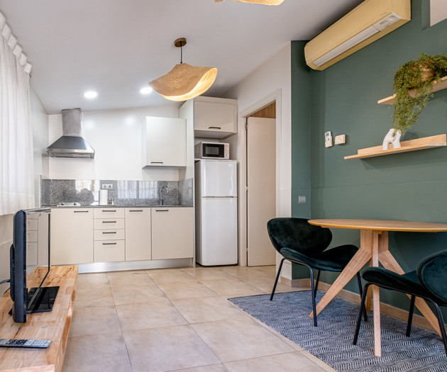 Studio close to sants station for monthly stays