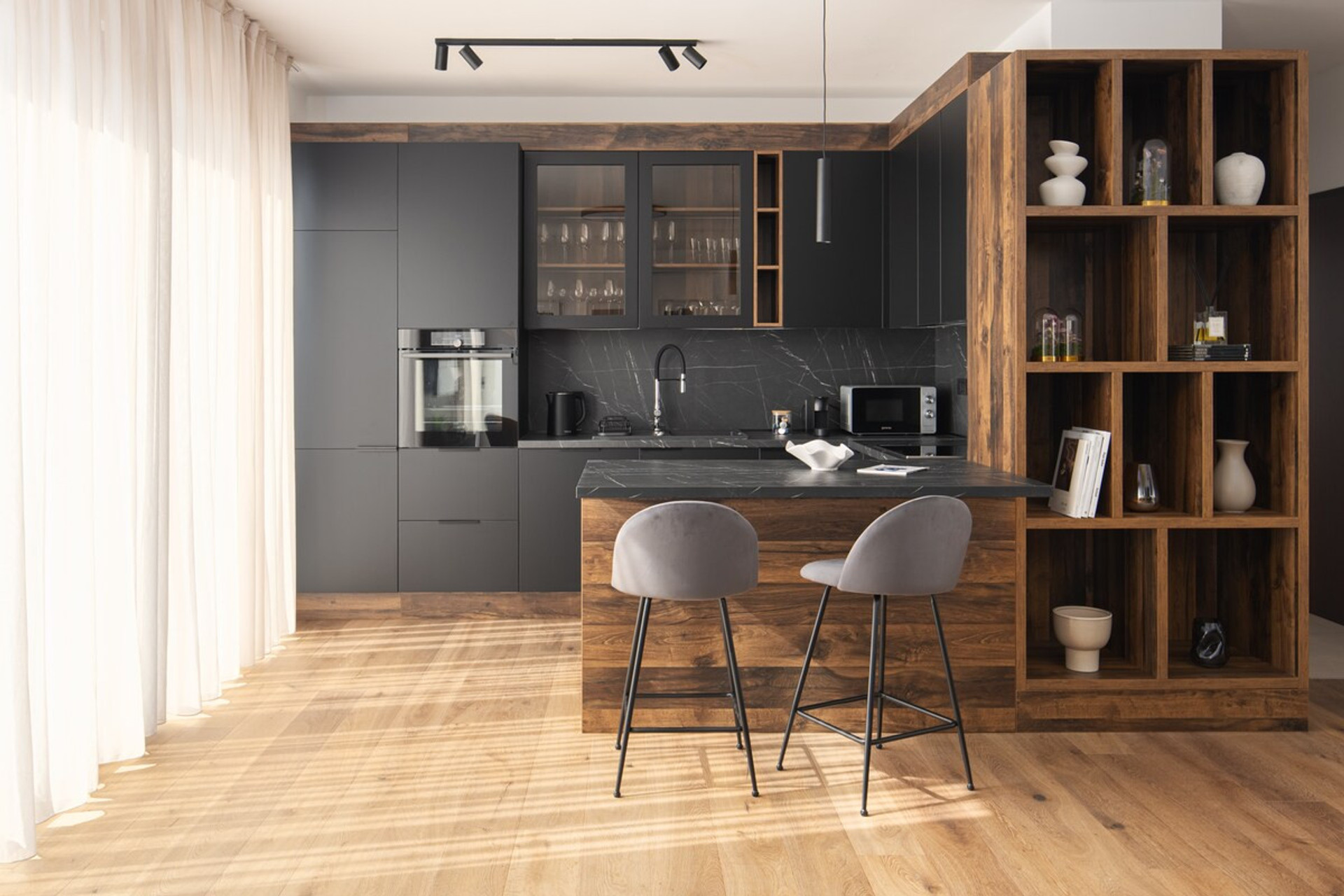 Full kitchen image 1