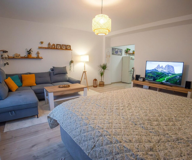 Cozy Little Apartment in Old Tw