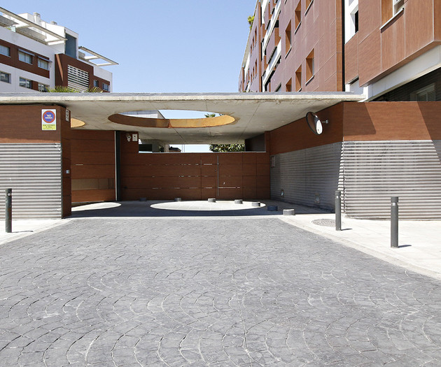 Full apartment conveniently located, 3+ months