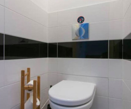 Great place near city centre with private bathroom