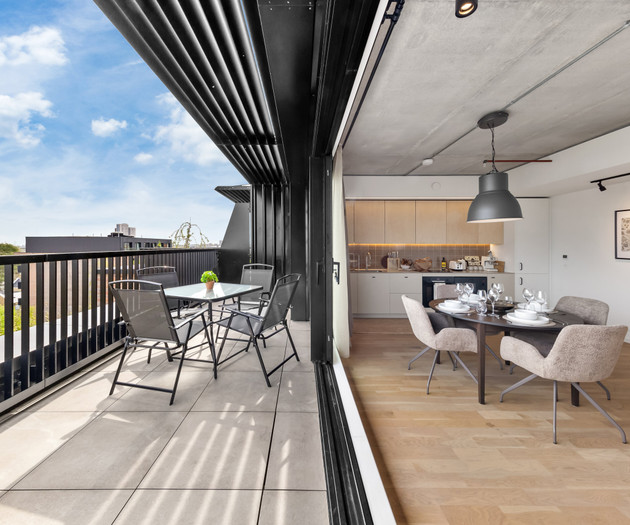 Penthouse Apartment with City Views, Parking + 2BR