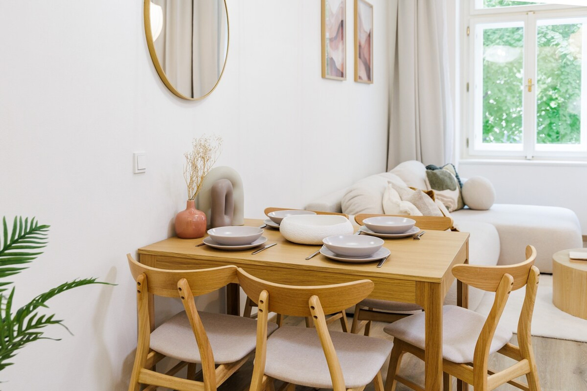 Dining area image 2