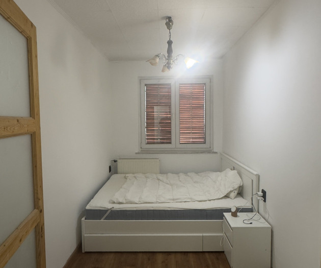 Bedroom with double bed