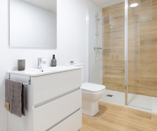 Room with private bathroom in the city center (1)
