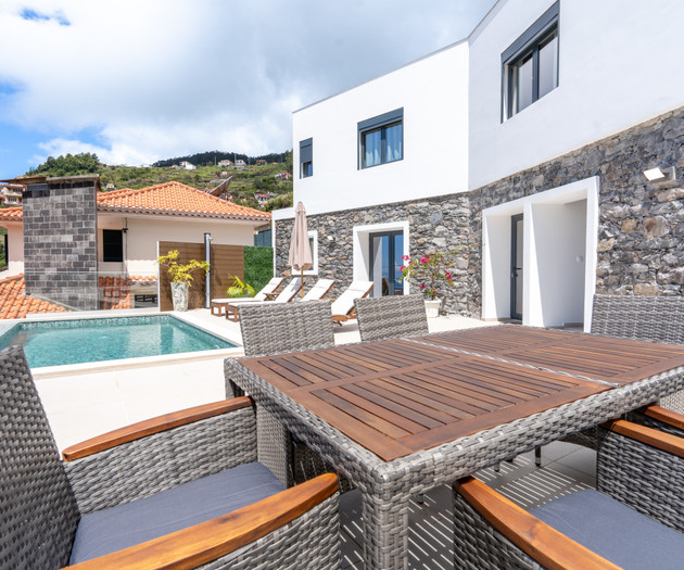 Villa w/ Private Heated Pool, Office, Gym- Madeira