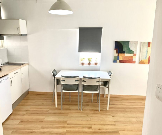Cozy 1-Bedroom Apartment in Estoril