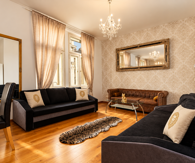 Hound Deluxe Suite | Historic Vysehrad Luxury