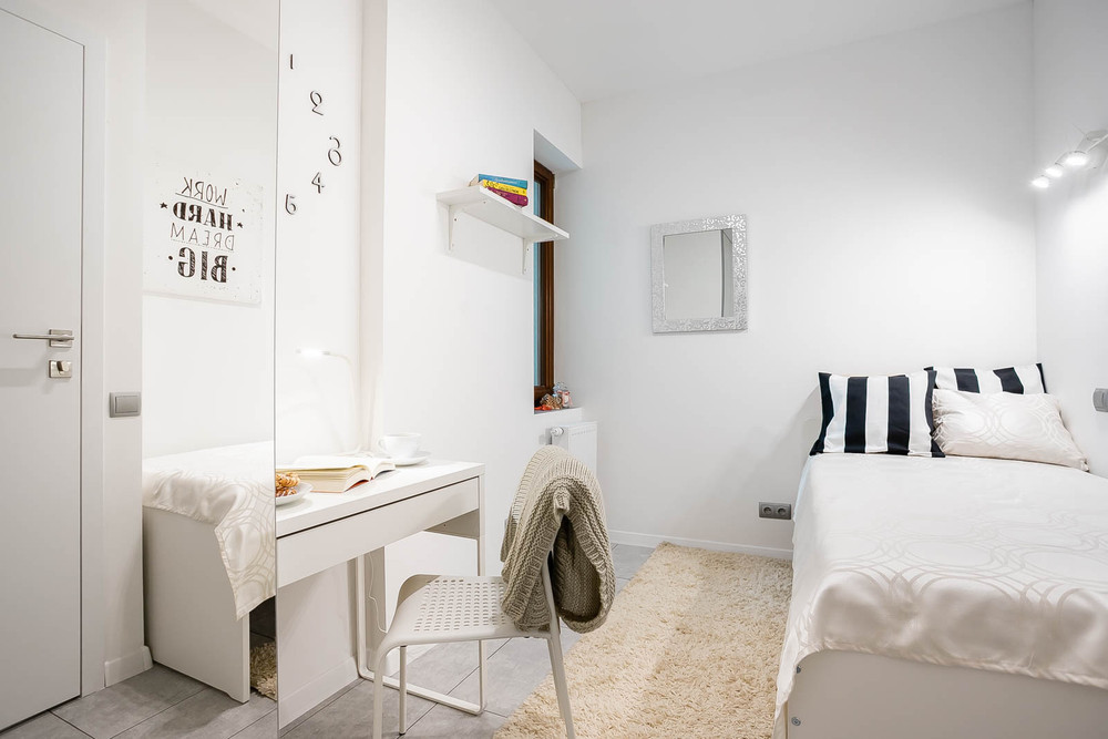 Room for girl in 2-room flat near Metro Wilanowska