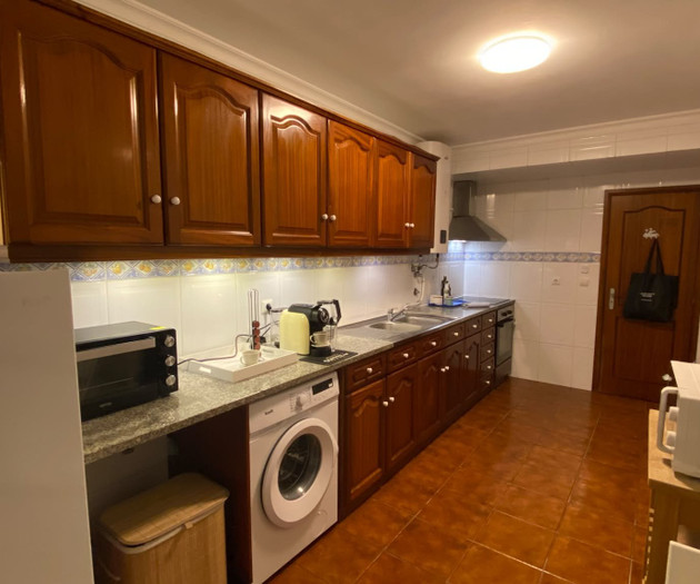Charming Coastal 2-Bedroom Apartment