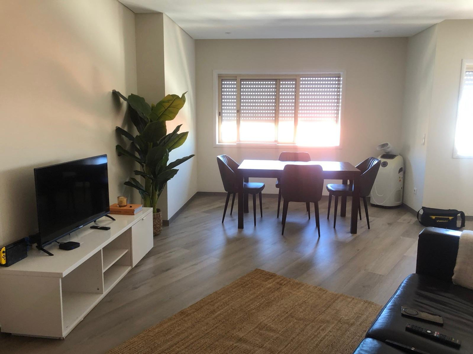 Living room with dining table