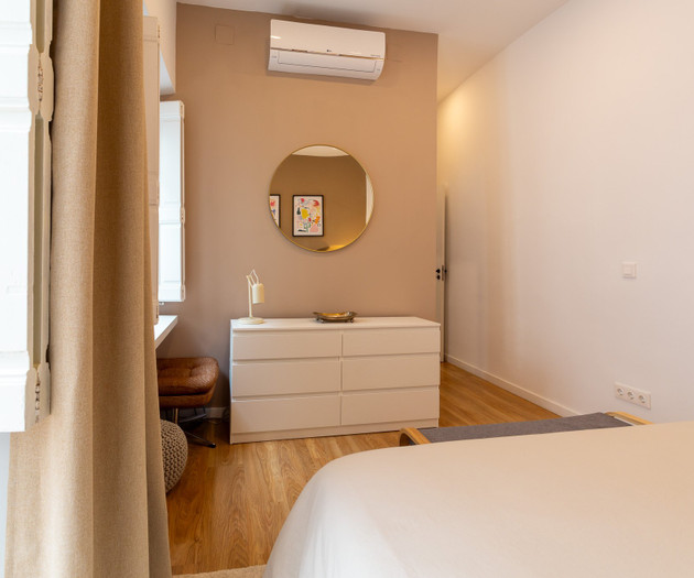 Stylish 2BR Flat in Alfama with Private Patio