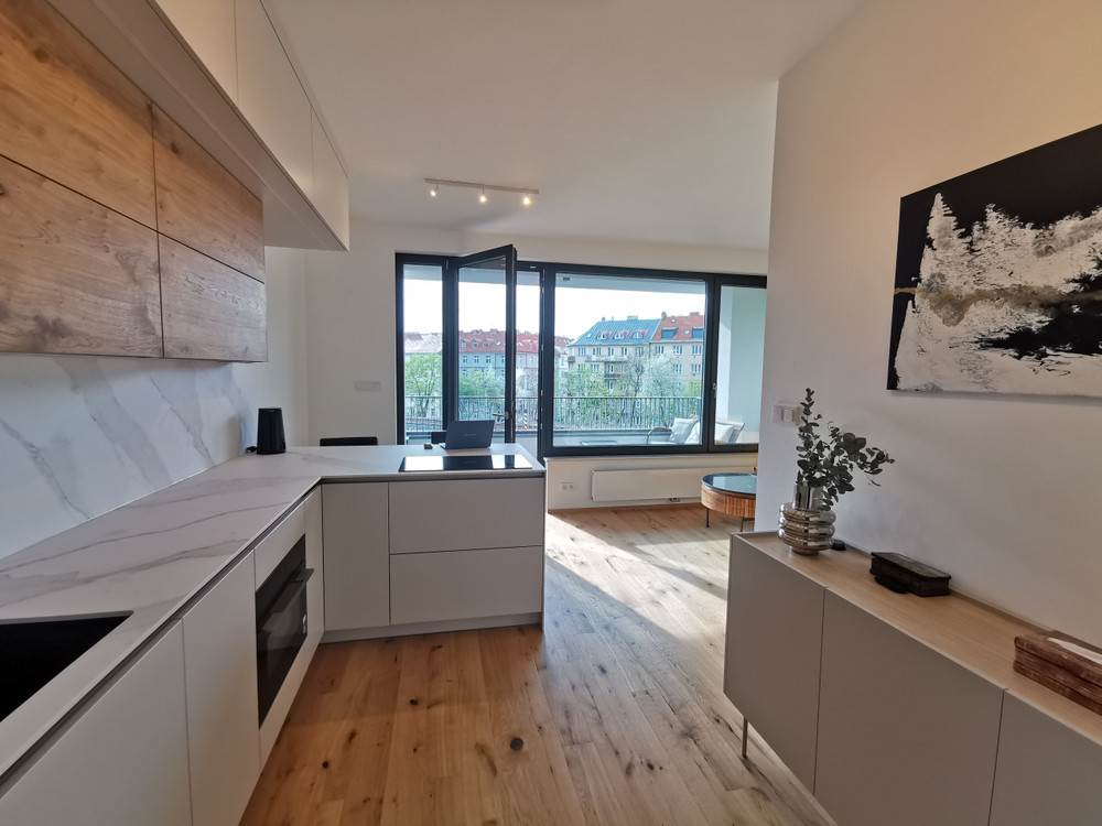 Nuslesky Pivovar sunset balcony home, free Parking preview