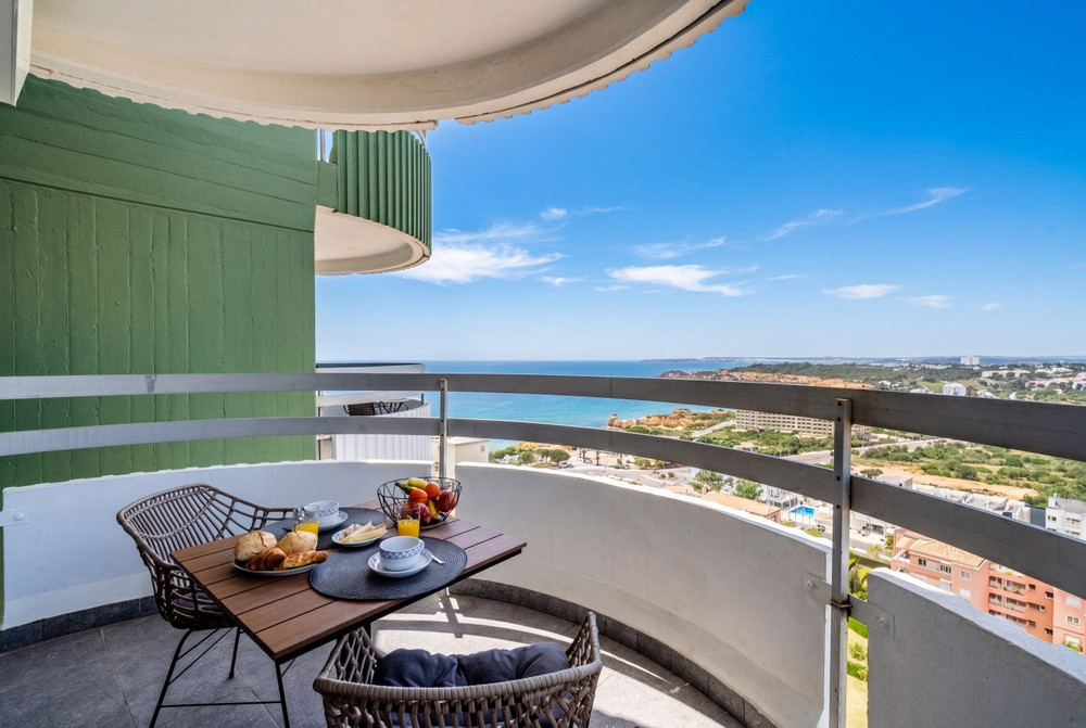 Beachside Bliss in Portimão preview