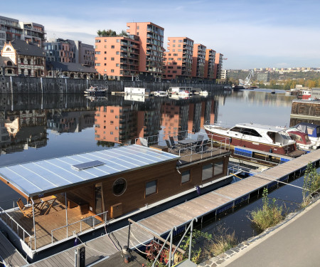 Houseboat Bonanza - A unique experience in Prague