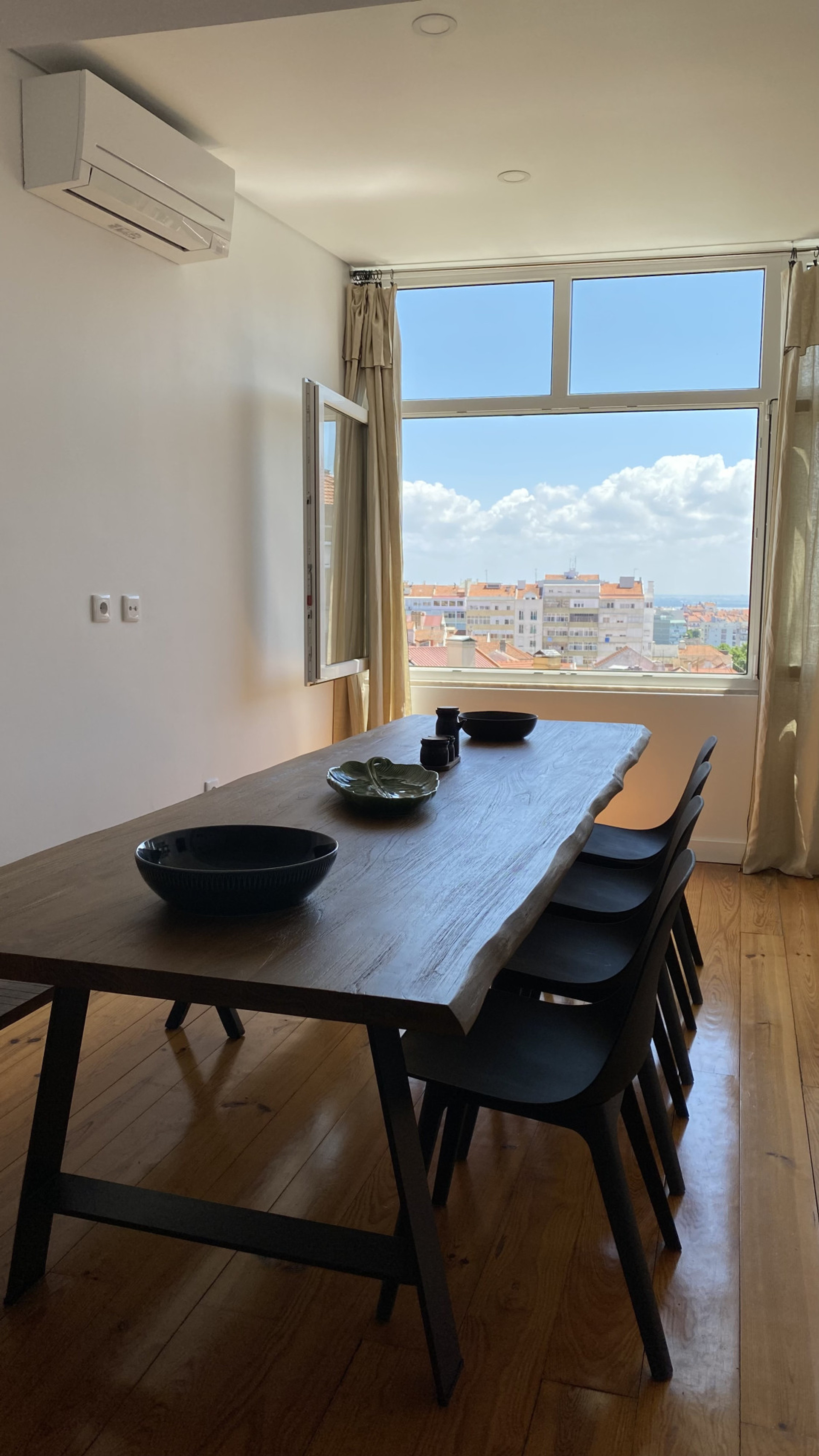 dining room and kitchen 