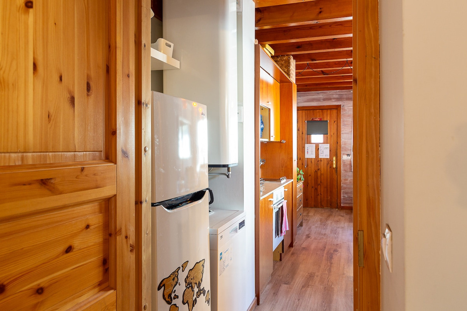 Full kitchen image 1